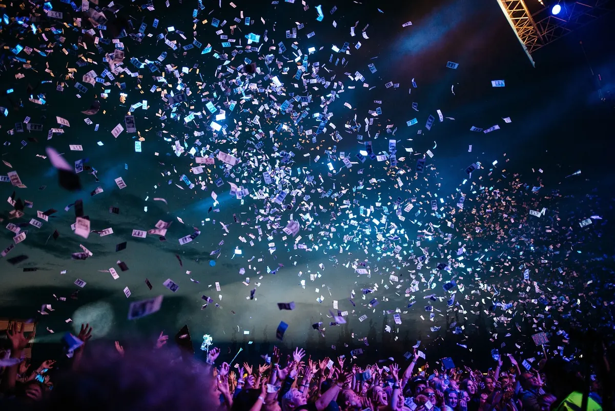 How to Write an Anthemic Chorus That Crowds Can Sing